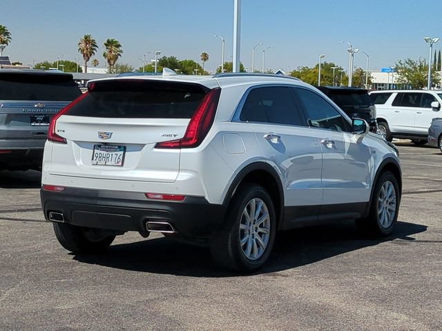 Used 2021 Cadillac XT4 Luxury w/ Cold Weather Package FWD image 8