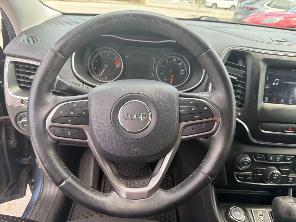 Used 2019 Jeep Cherokee Latitude w/ Cold Weather Group AWD/4WD image 16