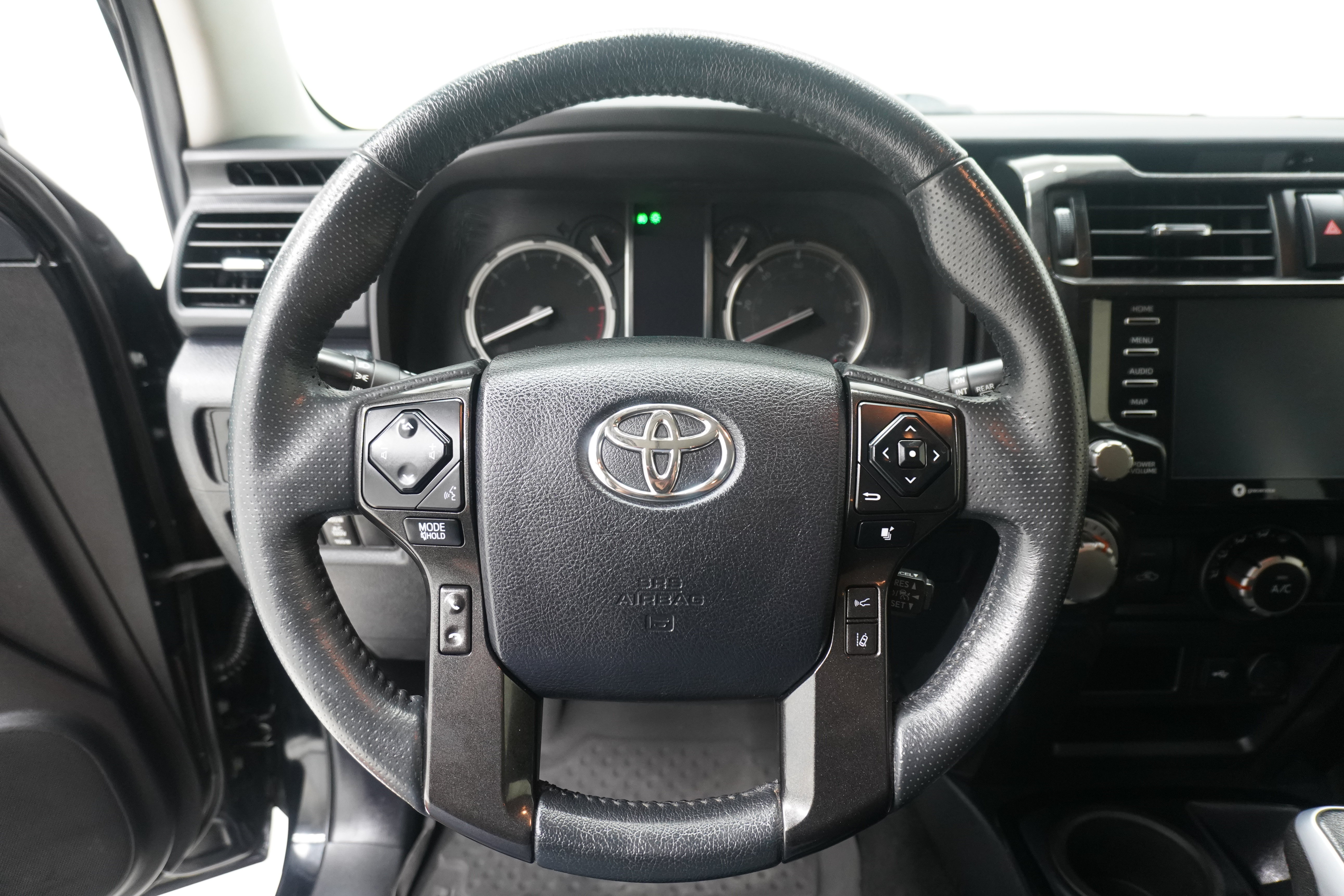 Used 2021 Toyota 4Runner Venture w/ Moonroof Package AWD/4WD image 16