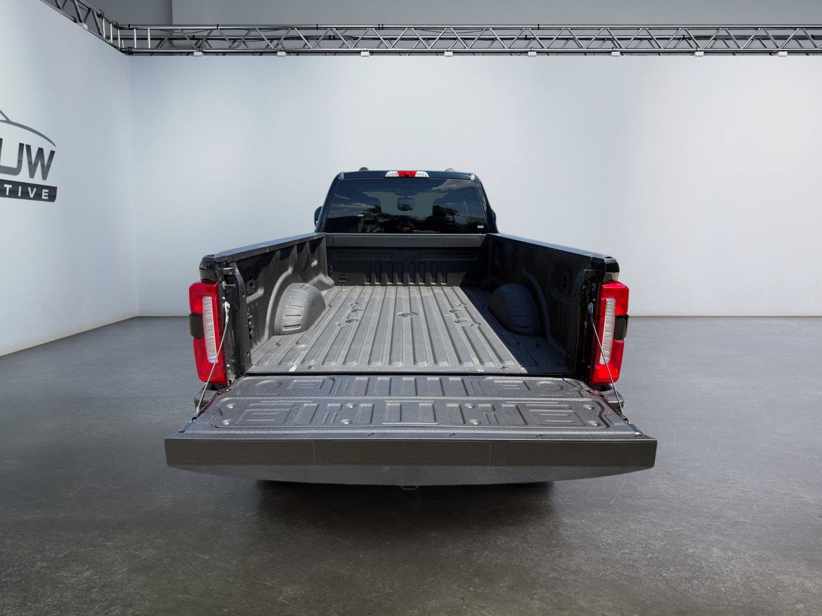 Used 2025 Ford F250 XLT w/ Black Appearance Package AWD/4WD image 21