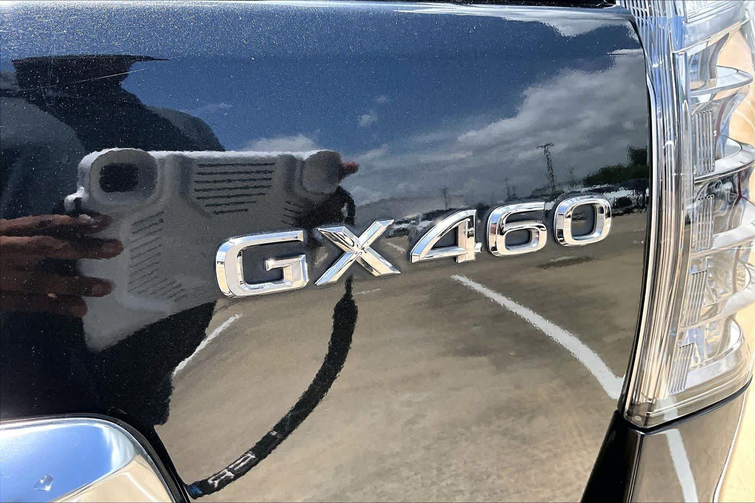 Used 2023 Lexus GX 460 Luxury w/ Accessory Package AWD/4WD image 10