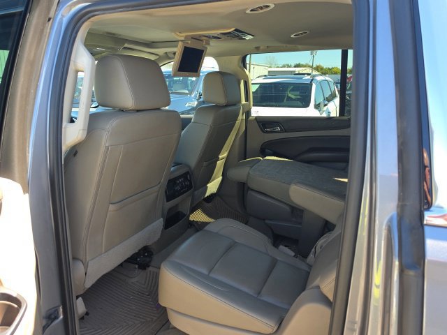 Used 2020 Chevrolet Suburban LT AWD/4WD image 10