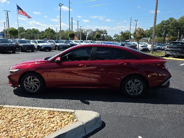Certified 2024 Hyundai Elantra SEL FWD image 11