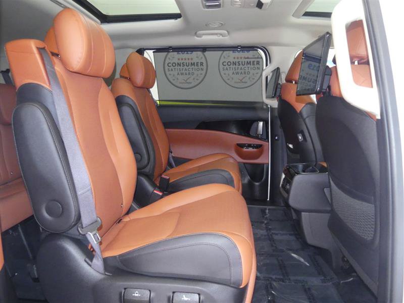 Used 2024 Kia Carnival SX Prestige FWD image 4