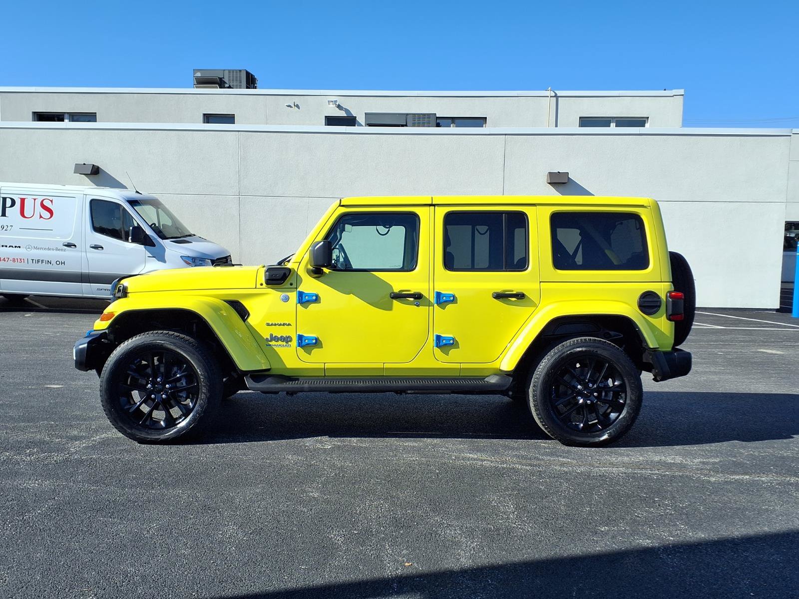 Used 2022 Jeep Wrangler Unlimited Sahara AWD/4WD image 10