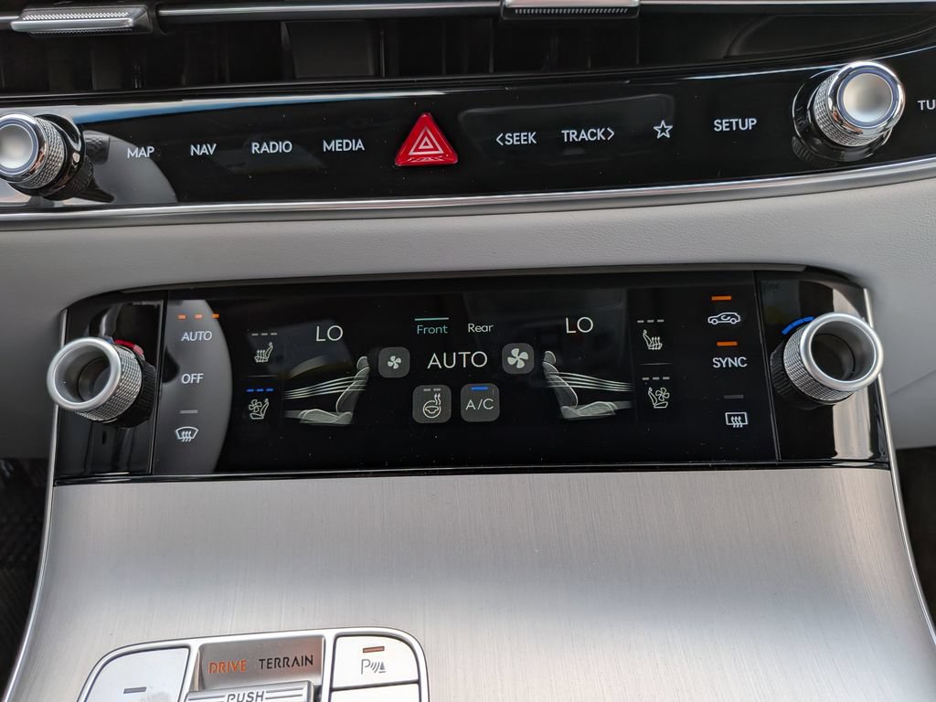 New 2026 Genesis GV70 2.5T Advanced AWD/4WD image 23