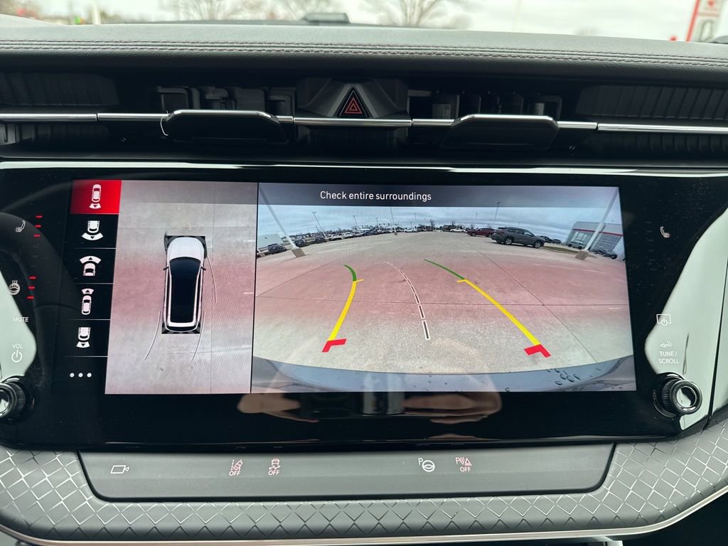 Used 2025 Jeep Wagoneer S Limited AWD/4WD image 13