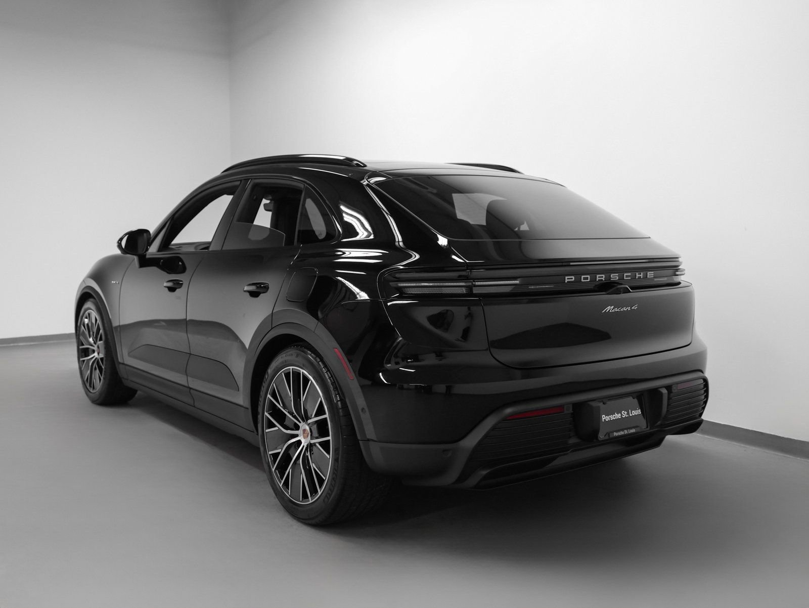 New 2026 Porsche Macan 4 Electric image 3