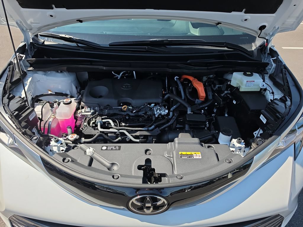 Used 2026 Toyota Sienna Platinum AWD/4WD image 11