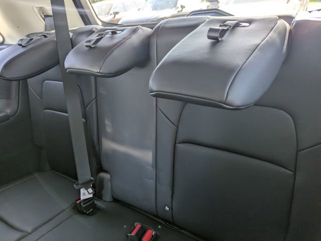 Used 2024 Nissan Pathfinder Platinum FWD image 19