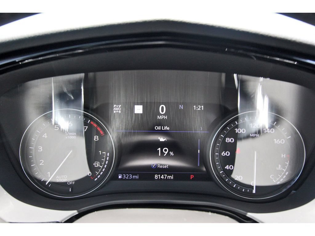 Certified 2025 Cadillac XT5 Sportv w/ Technology Package AWD/4WD image 13
