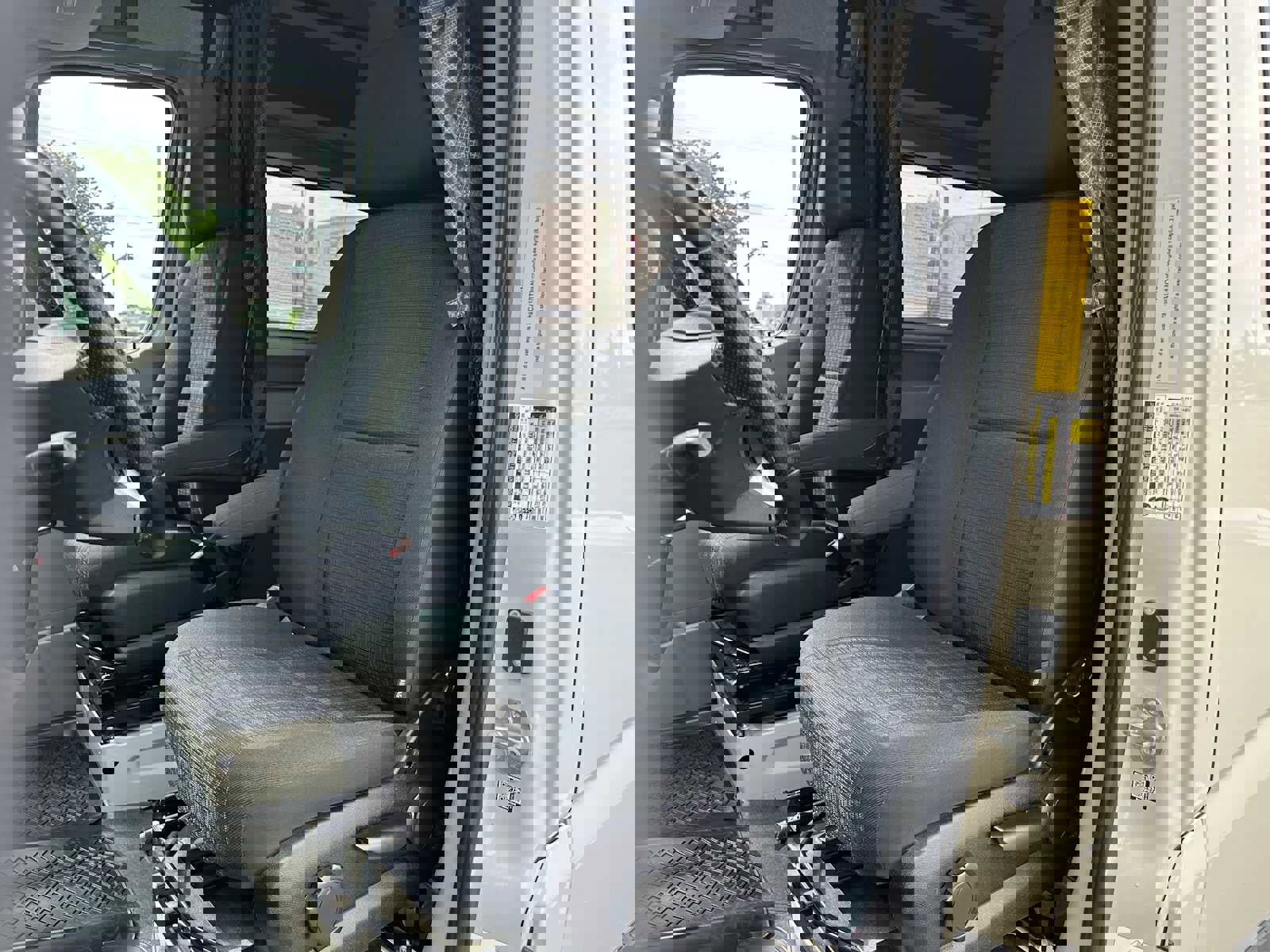 Used 2018 Mercedes-Benz Sprinter 2500 image 26