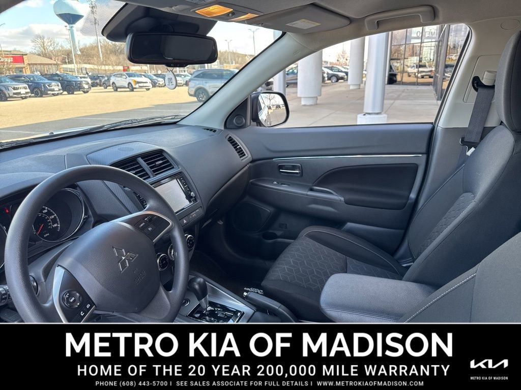 Used 2025 Mitsubishi Outlander Sport ES image 13