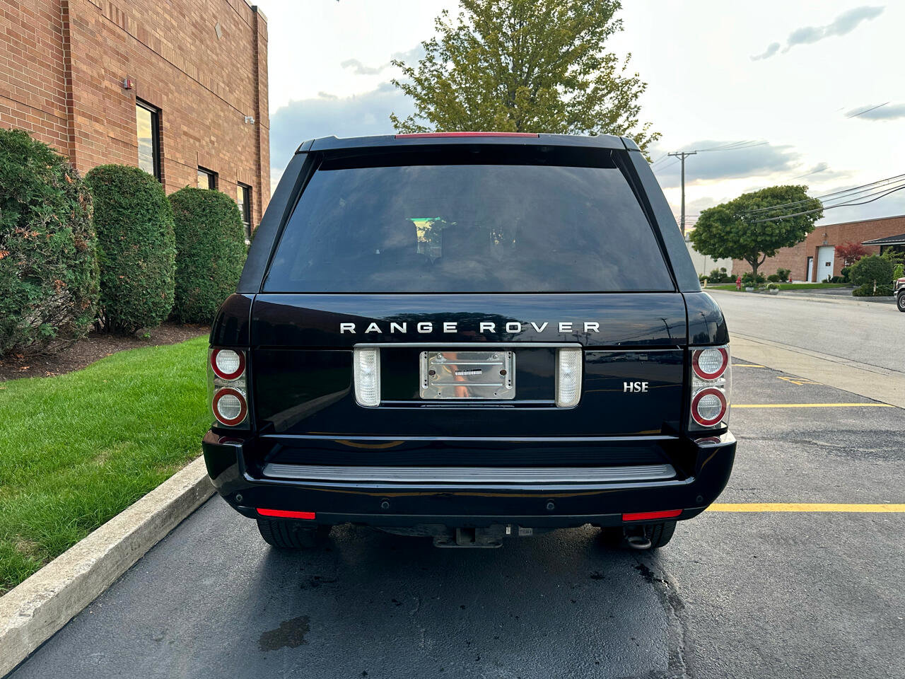 Used 2010 Land Rover Range Rover HSE LUX image 33