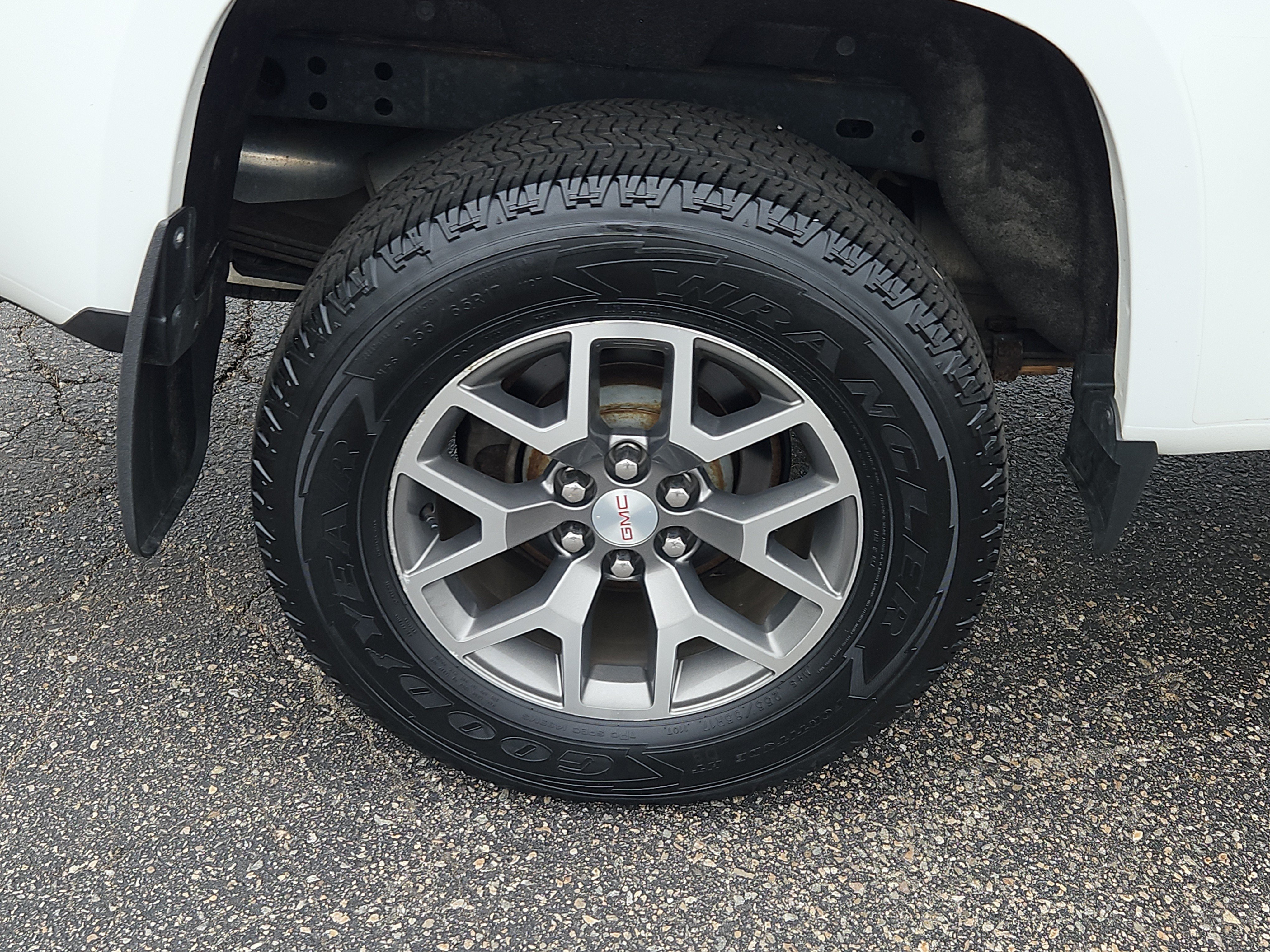 Used 2019 GMC Canyon All Terrain w/ Trailering Package AWD/4WD image 4