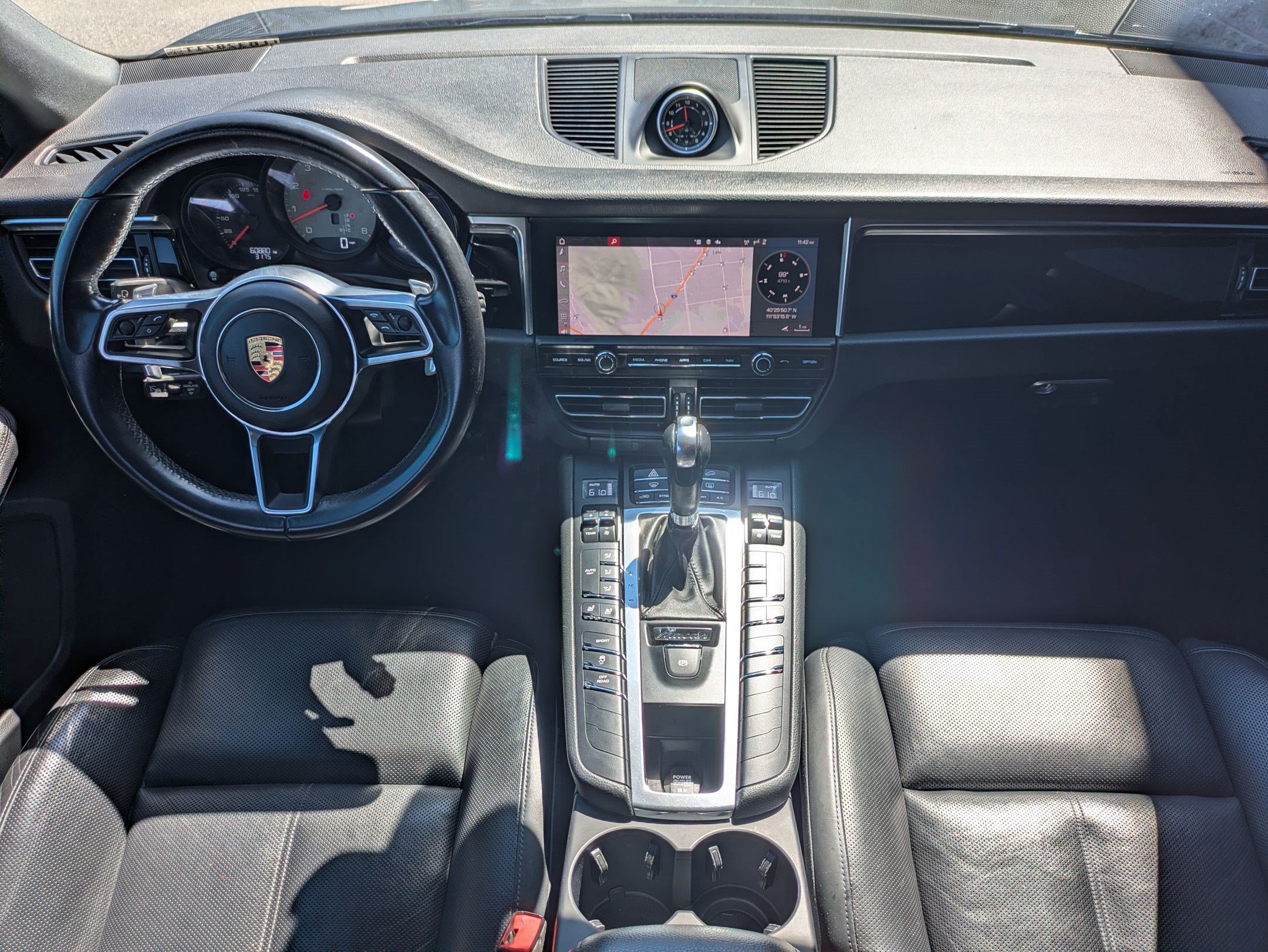 Used 2020 Porsche Macan S AWD/4WD image 25