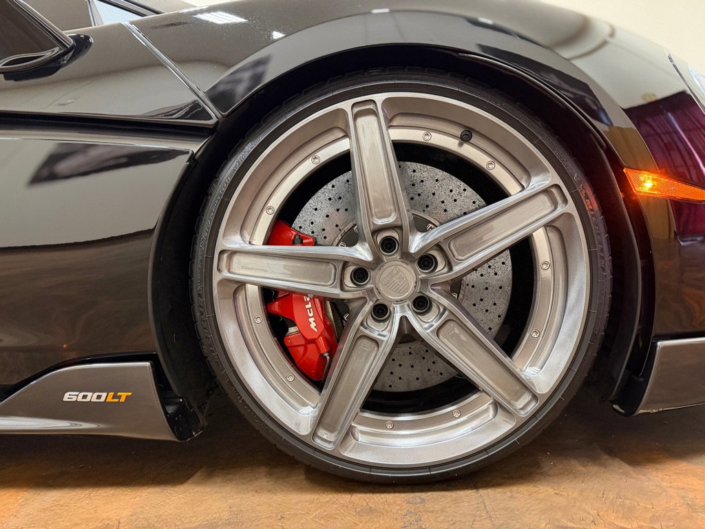 Used 2019 McLaren 600LT RWD image 11