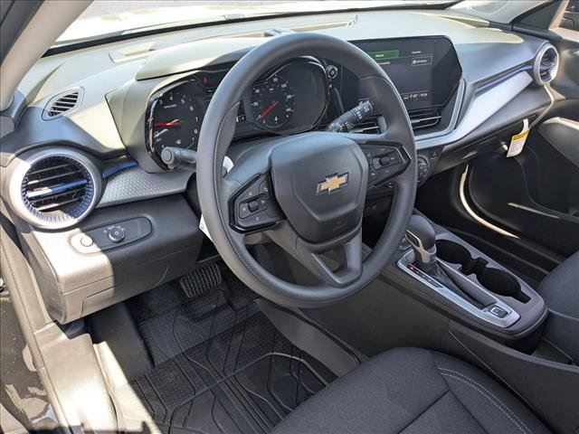 New 2026 Chevrolet Trax LS w/ LS Convenience Package FWD image 3