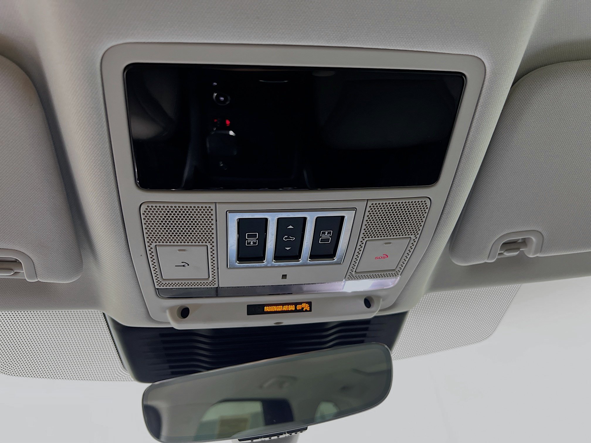 Used 2025 Land Rover Discovery S AWD/4WD image 21