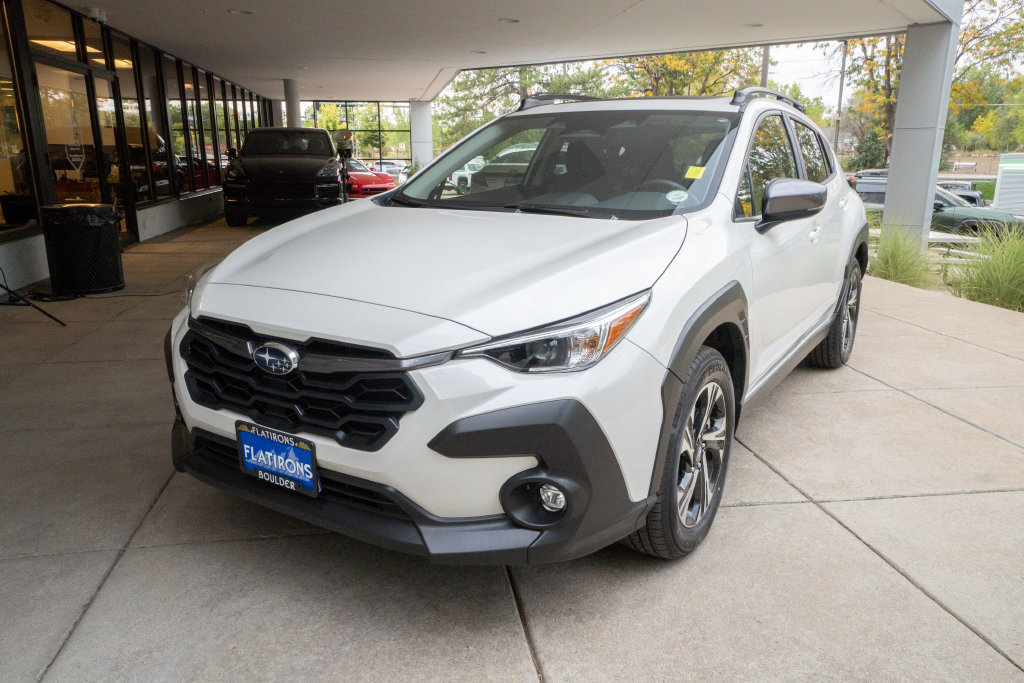 Used 2025 Subaru Crosstrek 2.5i Premium AWD/4WD image 3