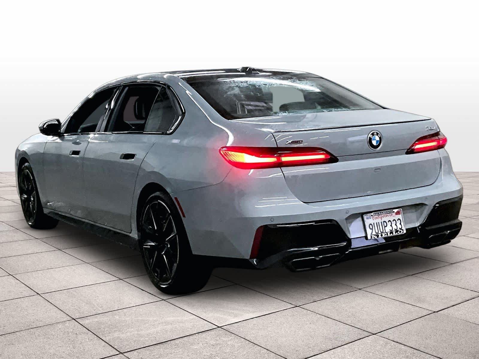Used 2025 BMW 760i xDrive AWD/4WD image 14