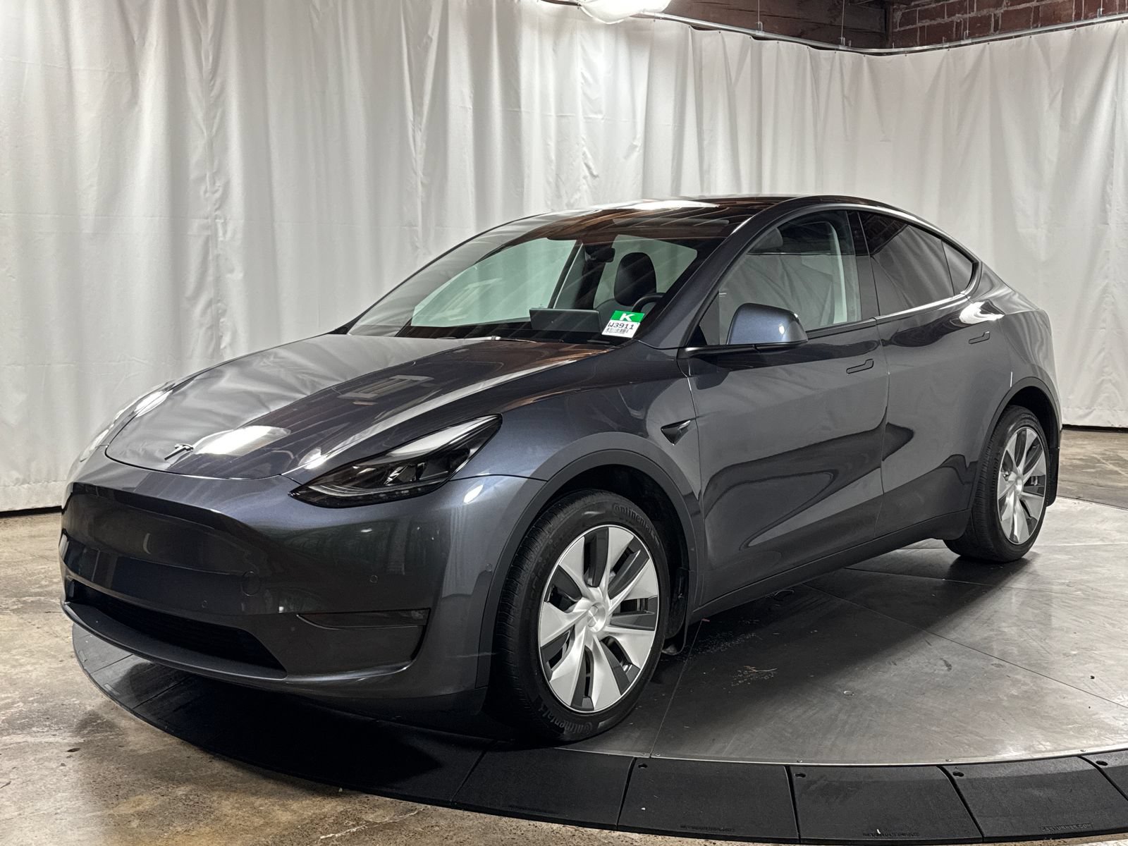 Used 2022 Tesla Model Y Long Range AWD/4WD image 1