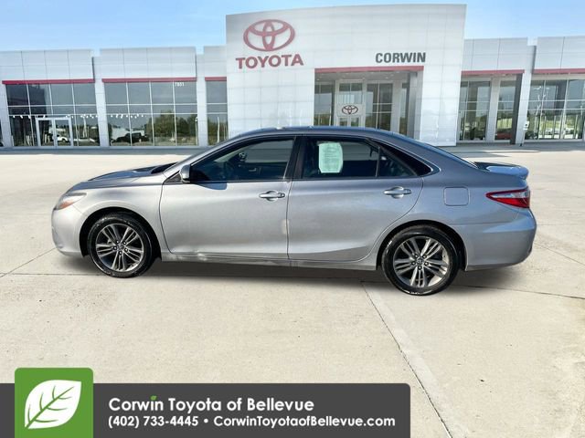 Used 2017 Toyota Camry SE w/ Moonroof Package image 5