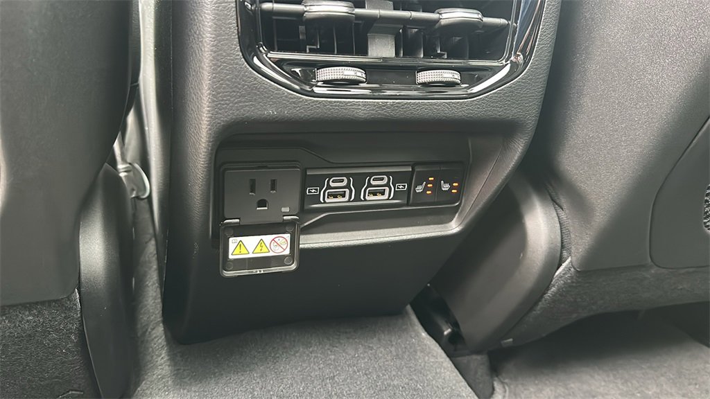 New 2025 Jeep Grand Cherokee Limited w/ Black Appearance Package image 27