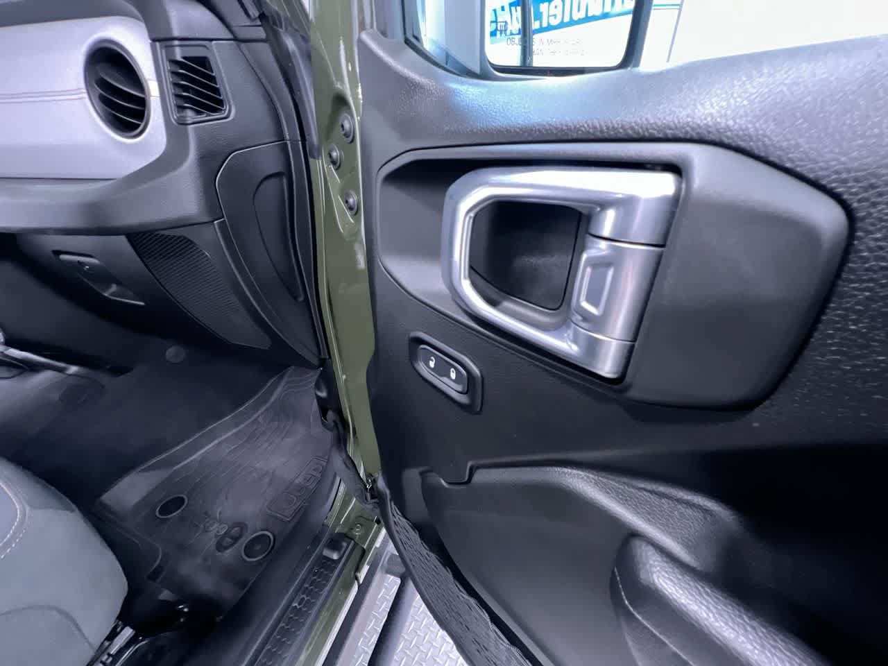 Used 2024 Jeep Wrangler Unlimited w/ Convenience Group AWD/4WD image 38