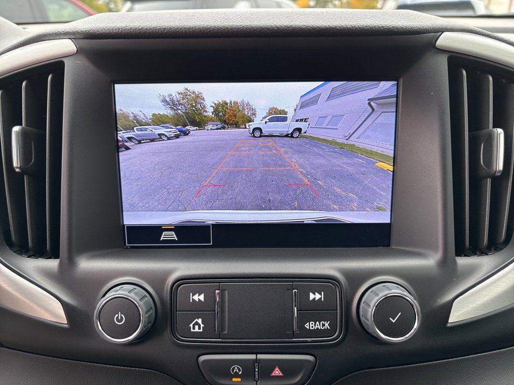 Used 2024 GMC Terrain SLT image 23