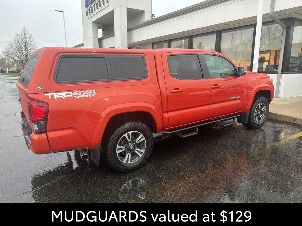 Used 2018 Toyota Tacoma TRD Sport AWD/4WD image 8