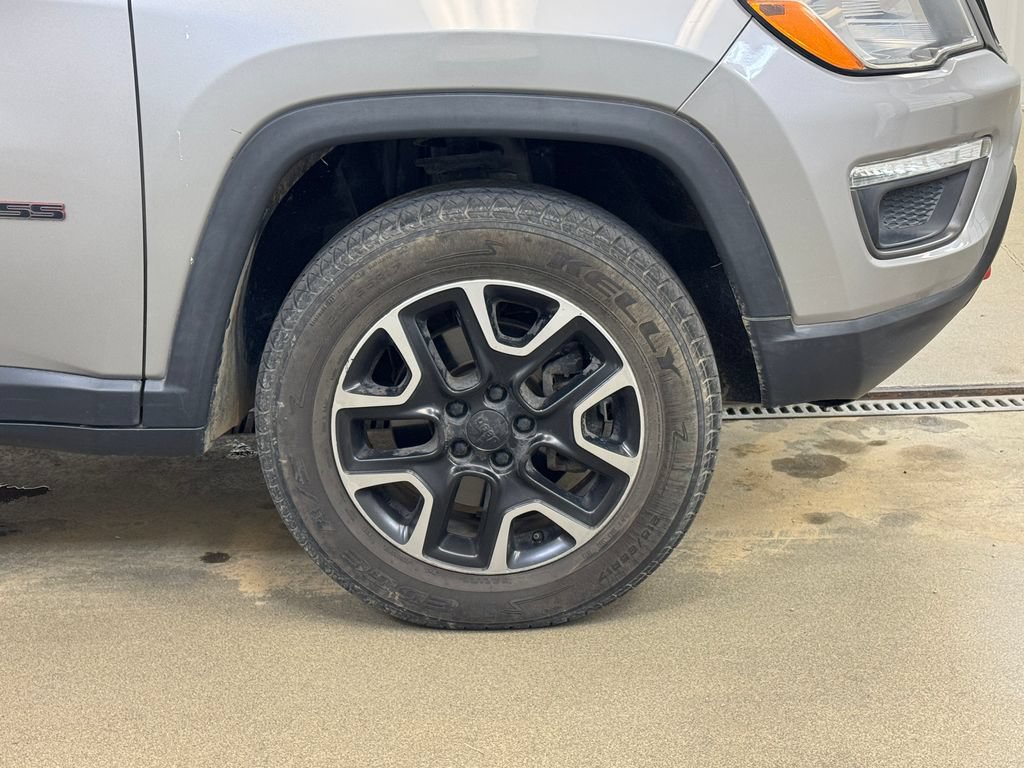 Used 2019 Jeep Compass Trailhawk AWD/4WD image 4