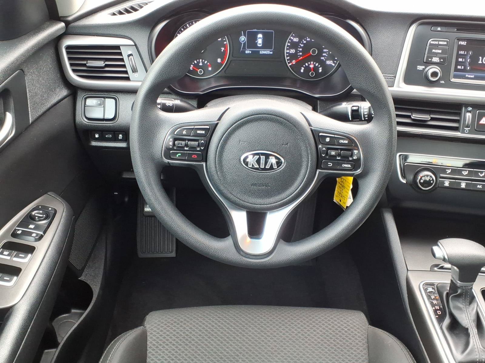 Used 2017 Kia Optima LX FWD image 5