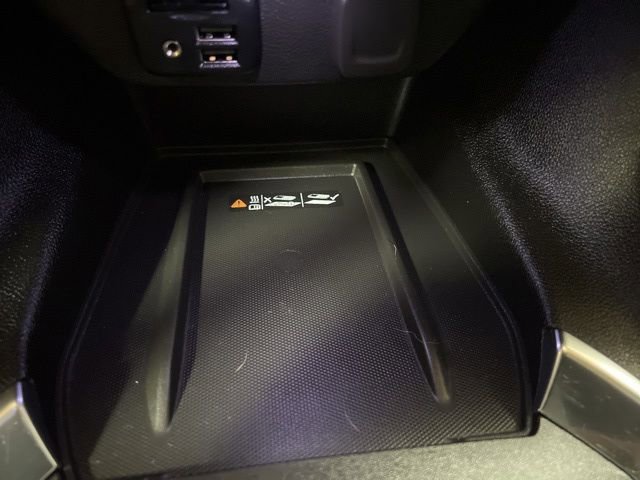 Used 2023 Chevrolet Traverse RS image 32