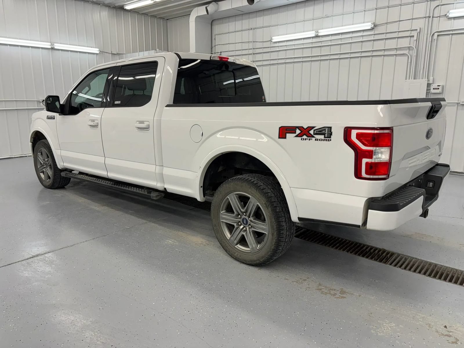Used 2019 Ford F150 XLT w/ Equipment Group 302A Luxury AWD/4WD image 3