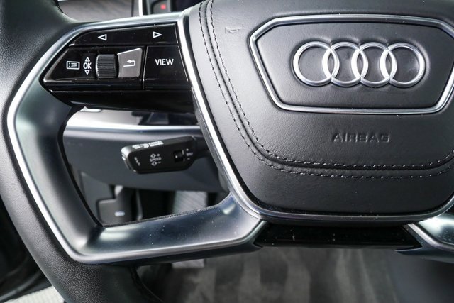 Used 2022 Audi A8 L 3.0T image 10