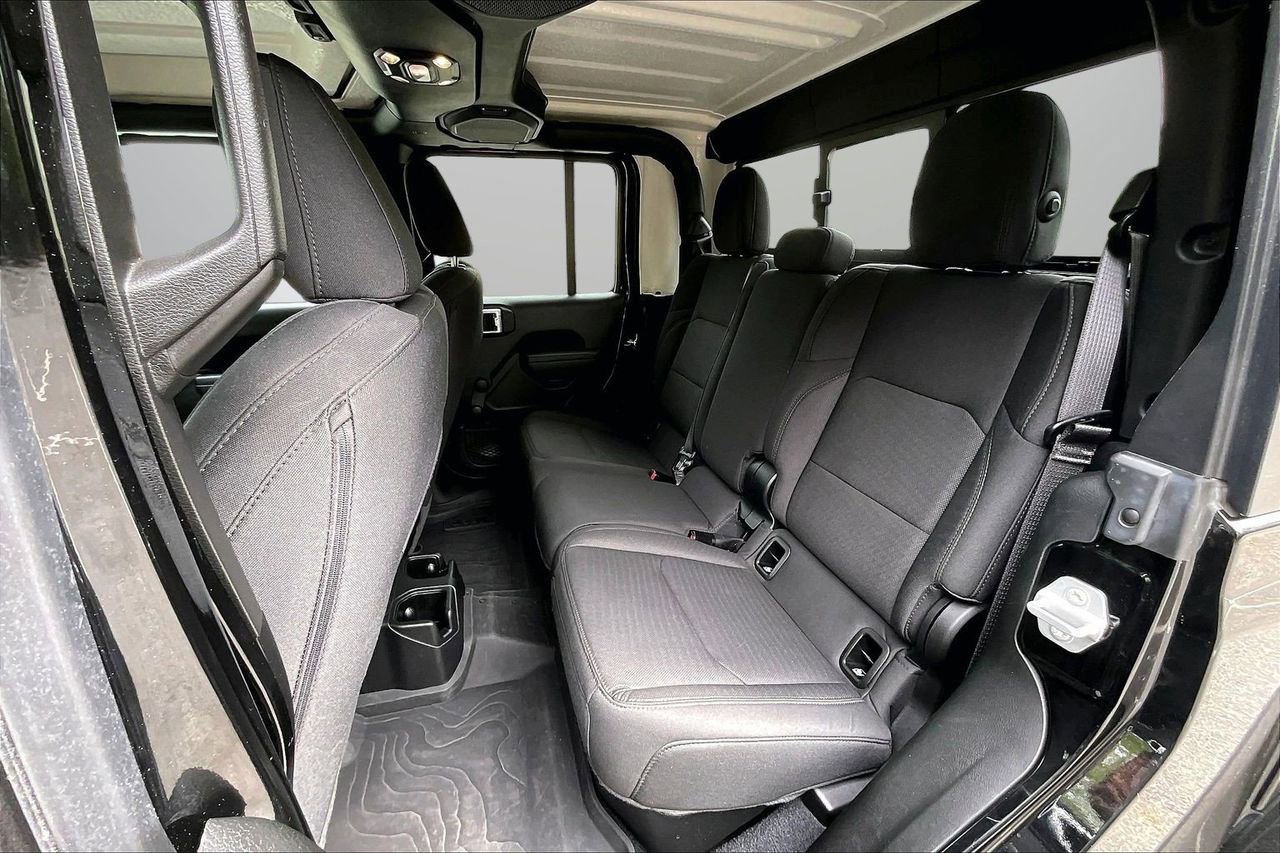 Certified 2022 Jeep Gladiator Sport AWD/4WD image 21