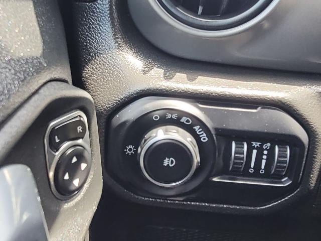 Used 2022 Jeep Wrangler Unlimited Sport AWD/4WD image 17