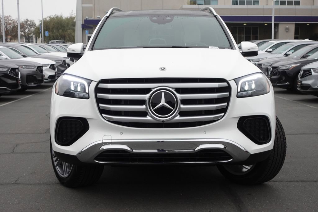 Used 2025 Mercedes-Benz GLS 450 4MATIC image 2