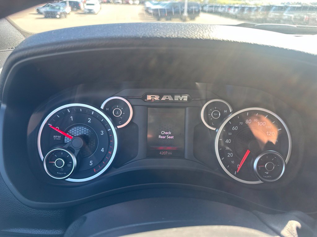 Used 2025 RAM 2500 Big Horn AWD/4WD image 15