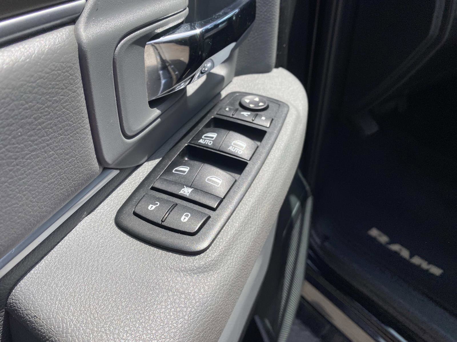 Used 2015 RAM 1500 Lone Star RWD image 22
