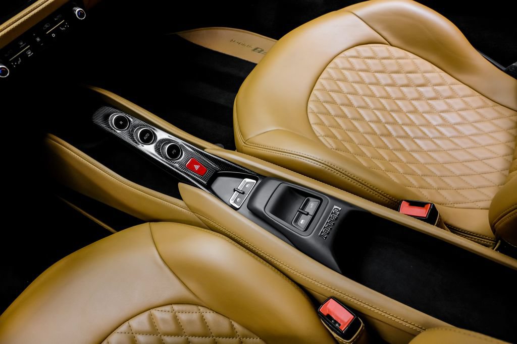 Used 2022 Ferrari F8 Tributo RWD image 23