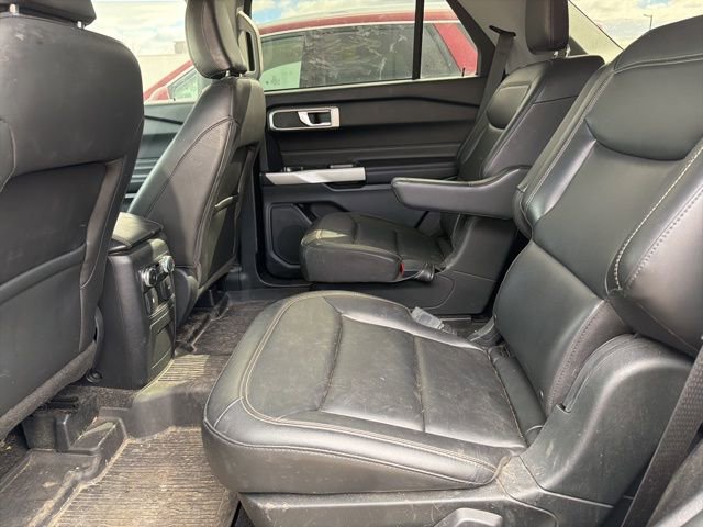 Used 2022 Ford Explorer XLT w/ Equipment Group 202A image 7