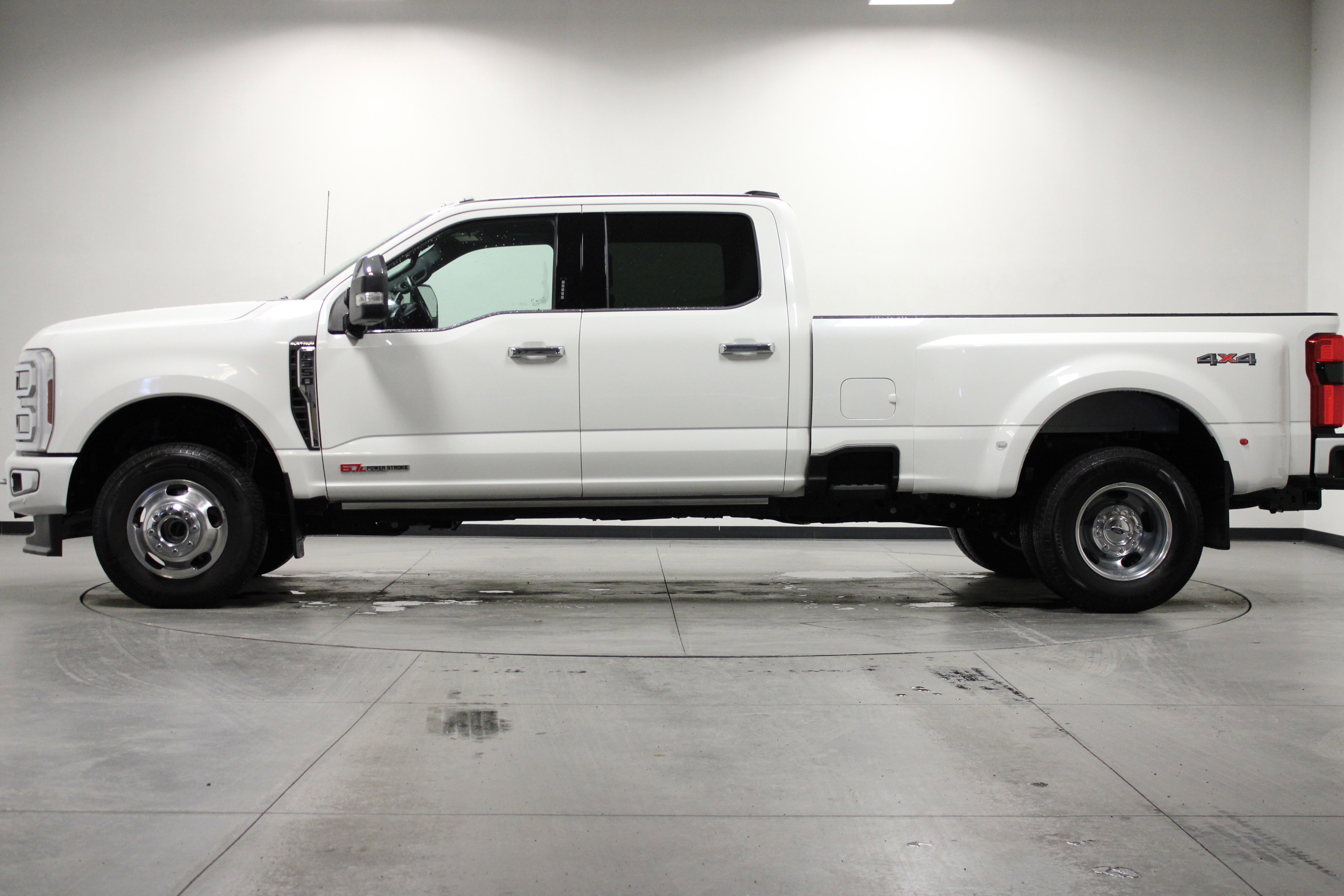 Used 2024 Ford F350 Platinum image 7