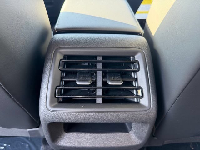 New 2026 Volkswagen Tiguan SE R-Line FWD image 8