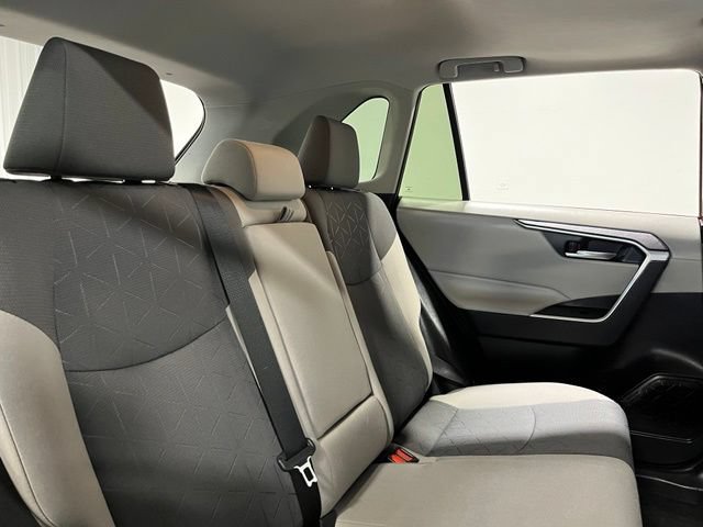 Used 2020 Toyota RAV4 XLE w/ Convenience Package FWD image 13