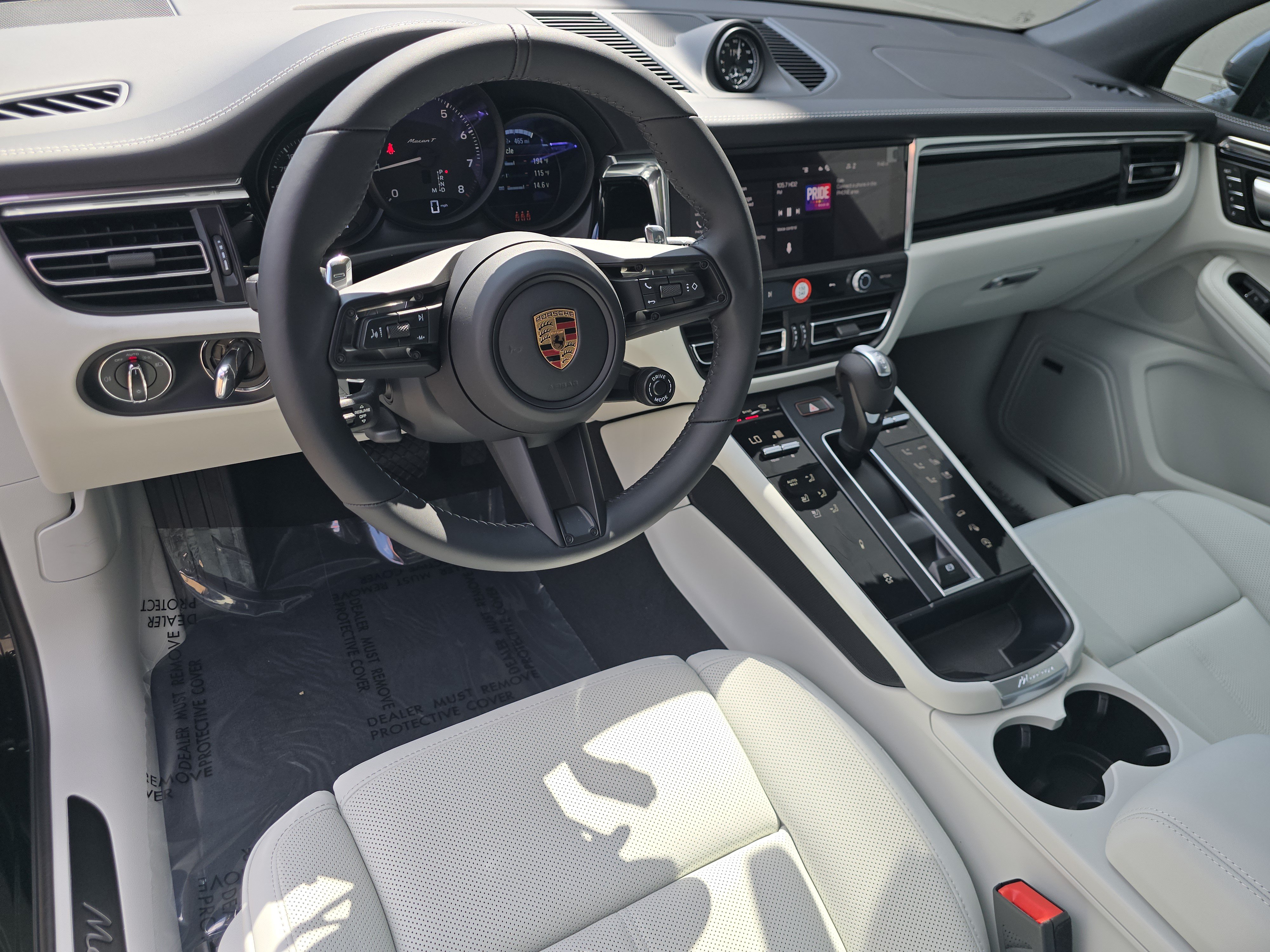 New 2026 Porsche Macan Turbo AWD/4WD image 4