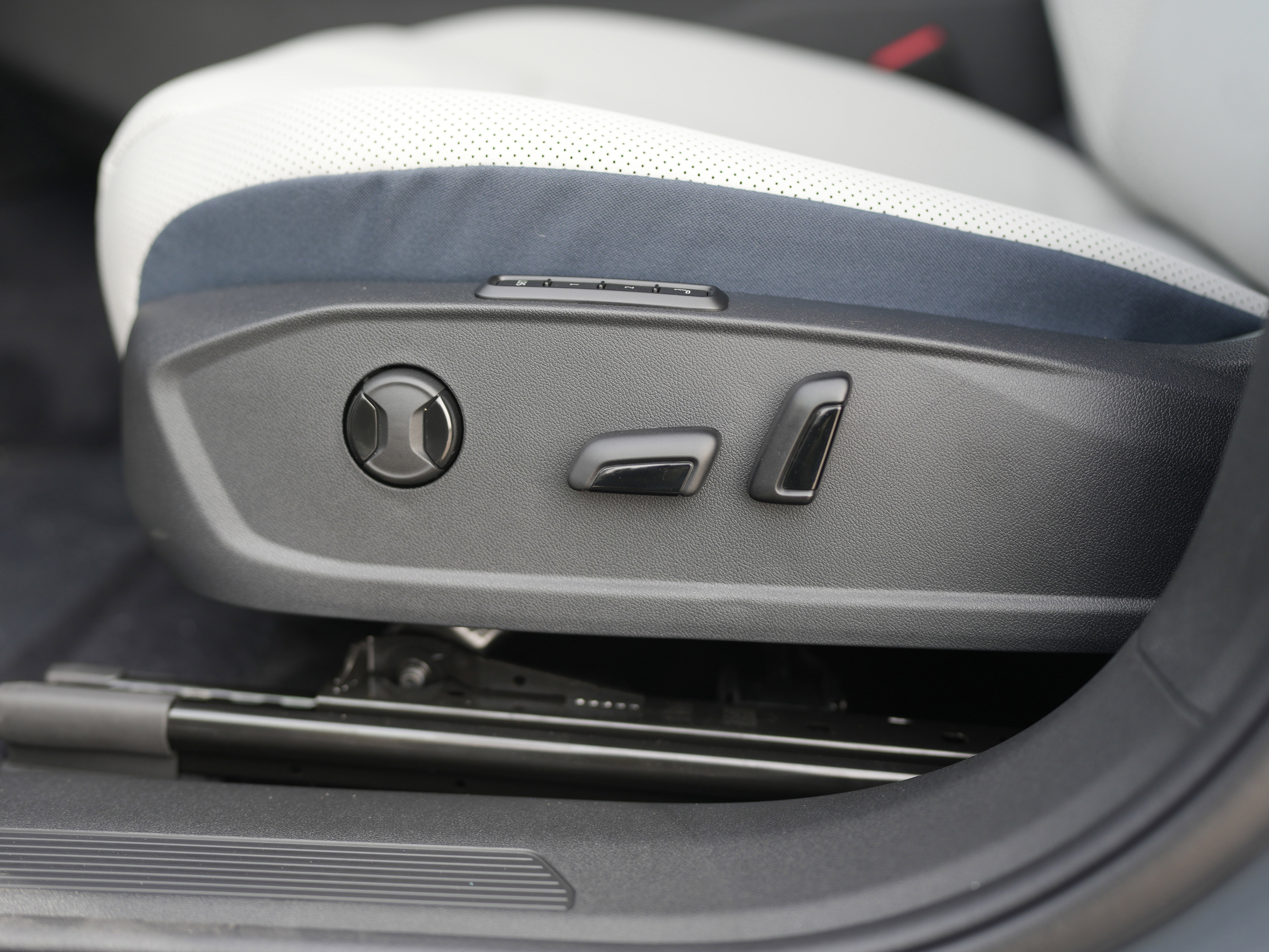 New 2026 Volkswagen ID.4 Pro S Plus image 30