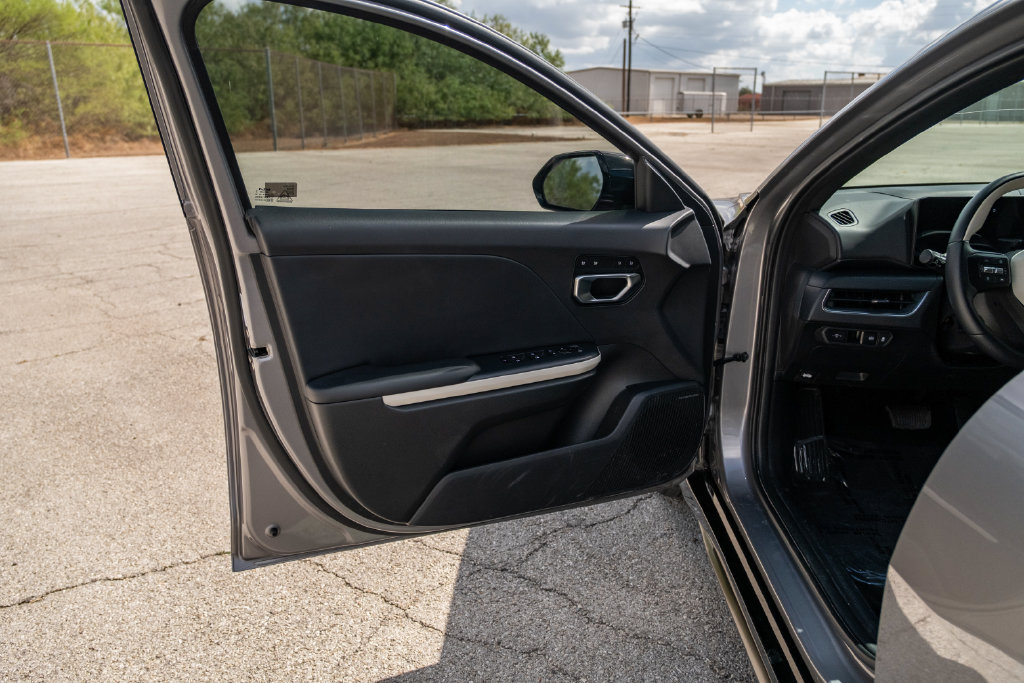 Used 2025 Kia K4 GT-Line w/ GT-Line Premium Package FWD image 11