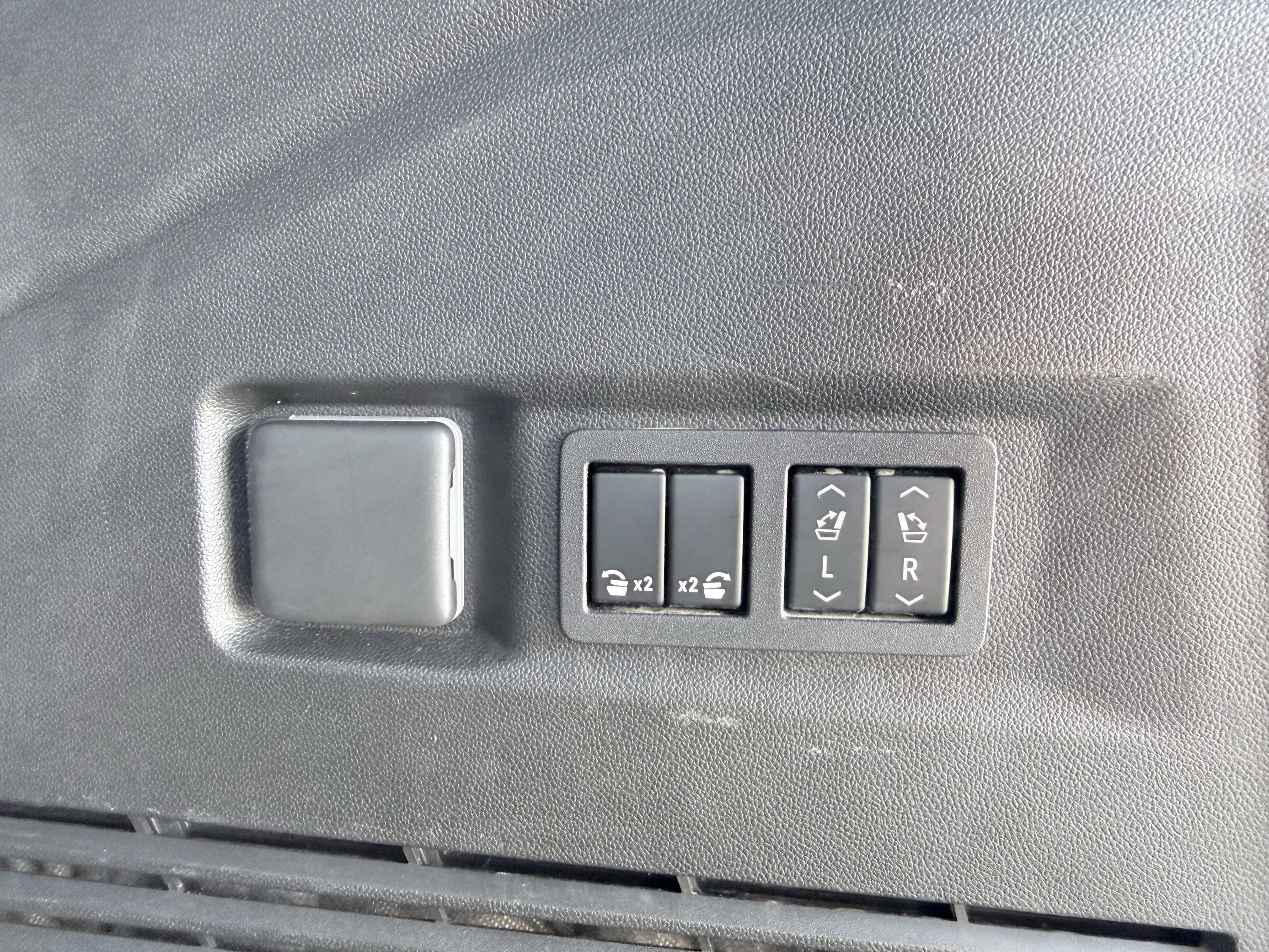 Used 2023 Chevrolet Tahoe RST w/ Luxury Package RWD image 14